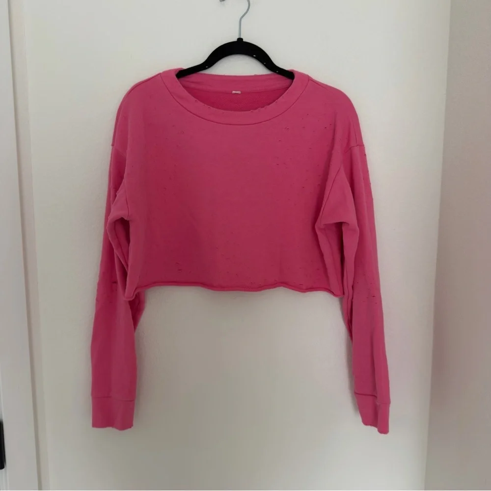 ALO Yoga Fierce Cropped Distressed Details Sweatshirt Pullover Pink Size S Women